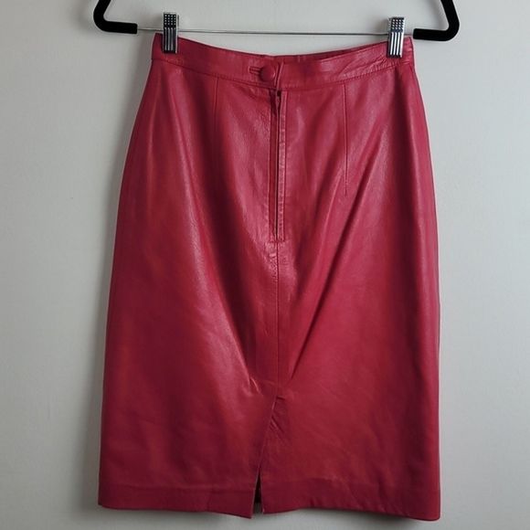 Vintage Hot Pink Leather pencil skirt - Picture 3 of 7
